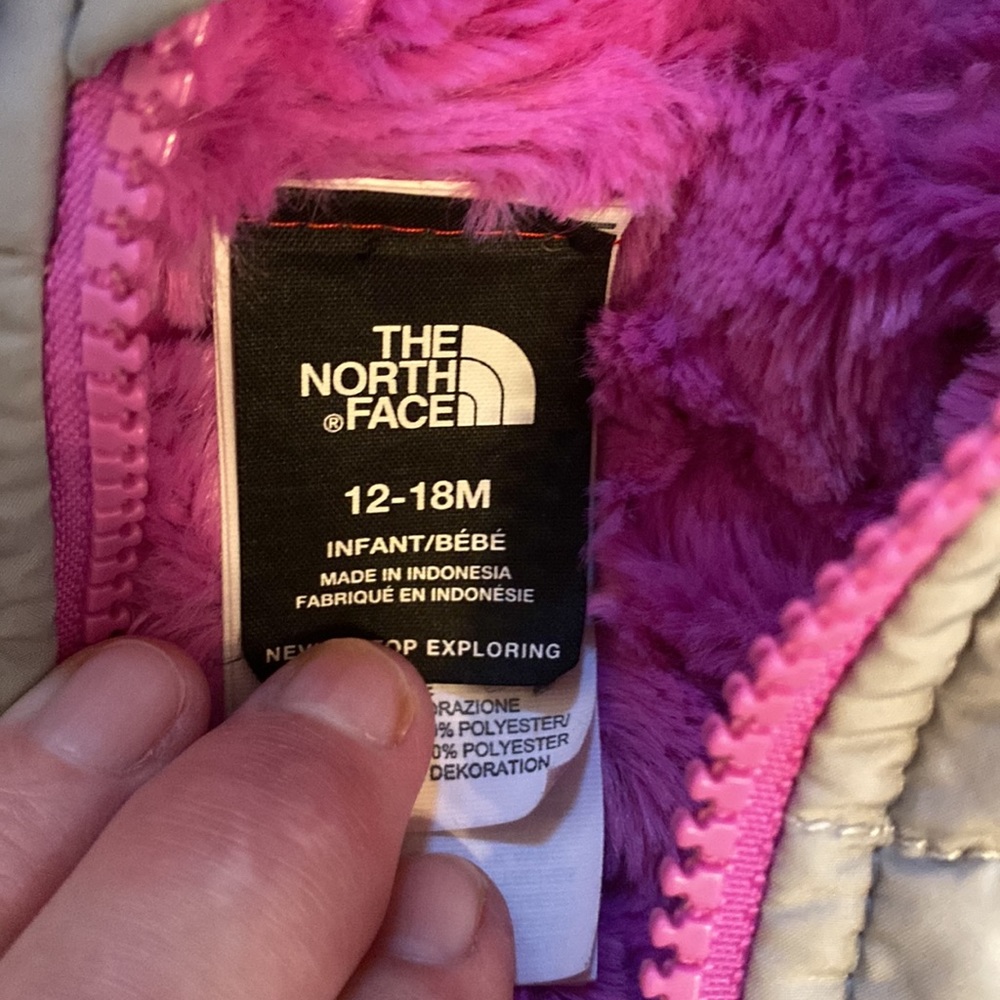Preowned TheNorthFace Toddler girl reversible jacket 12-18 months Excellent - Picture 3 of 6
